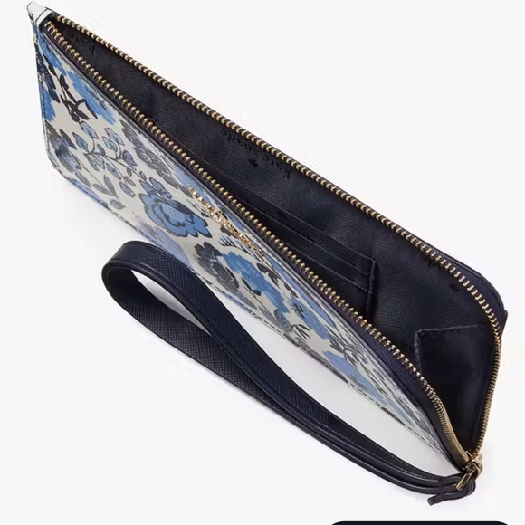 Kate Spade Lucy Vase Floral Medium L Zip Wristlet
Blue Multicolor / vase floral - Picture 3 of 16